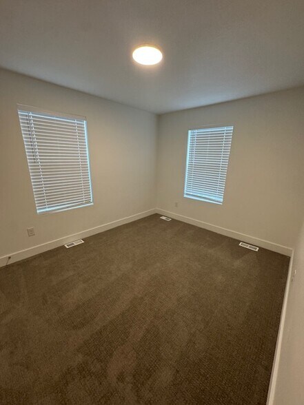 Building Photo - 188 1700 W