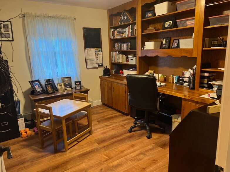 Bedroom/Office - 9 Dingley Spring Rd