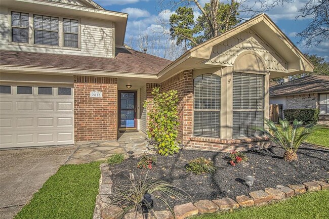 Building Photo - 2815 Parkwood Manor Dr