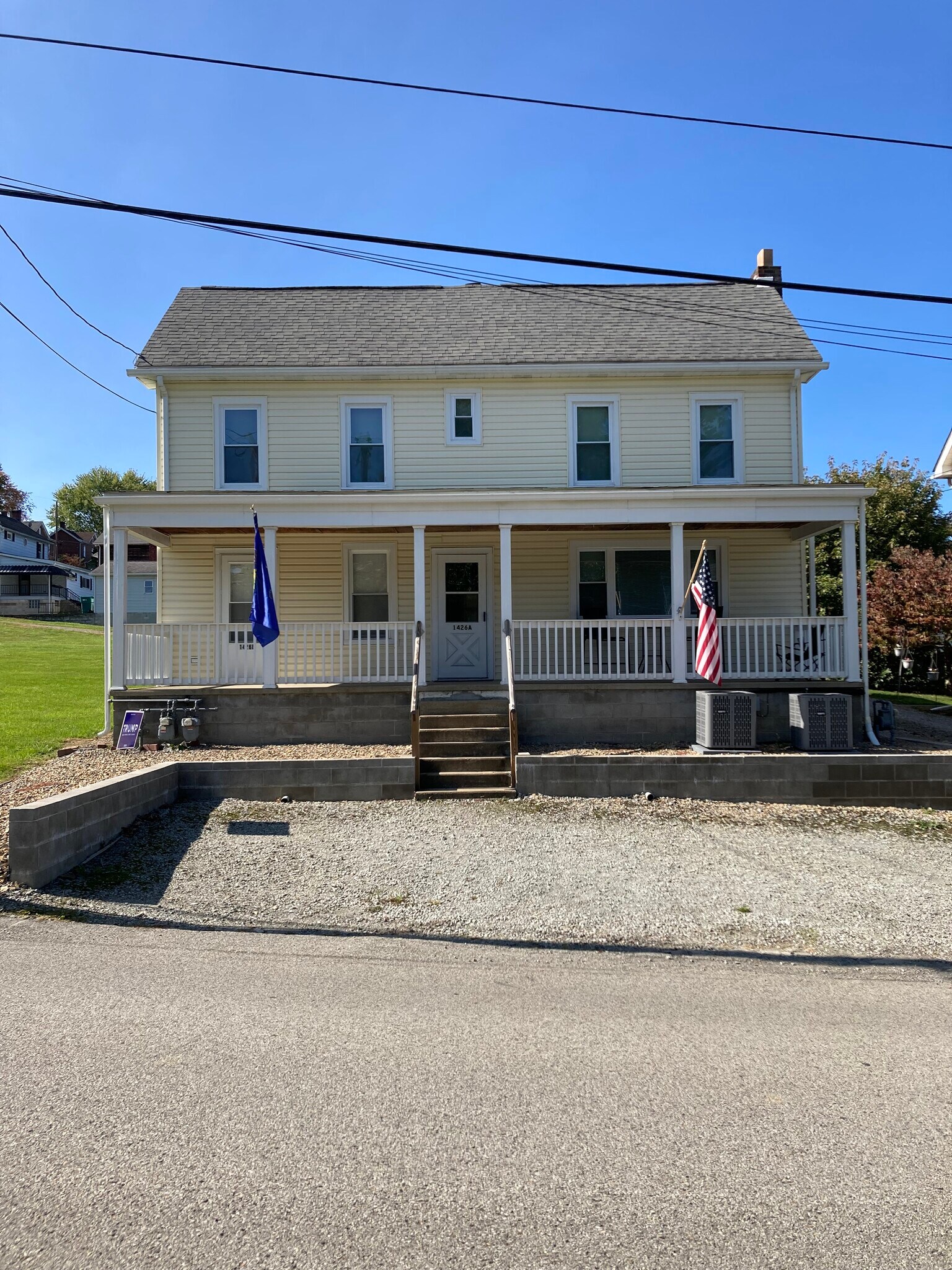 Building Photo - 1426 Main St