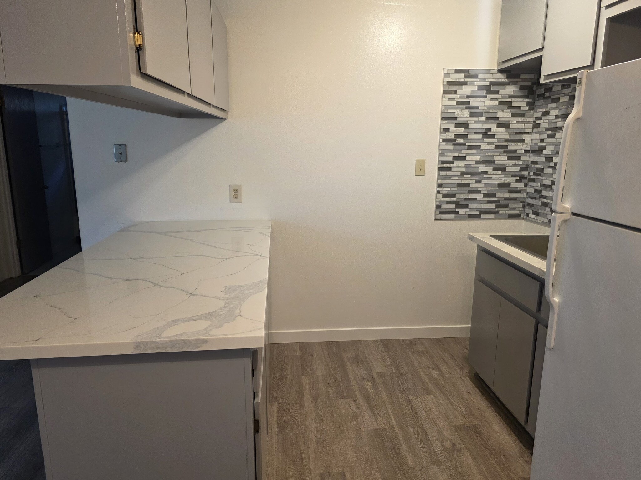 Remodeled/repainted kitchen - 614 Rancheria Dr
