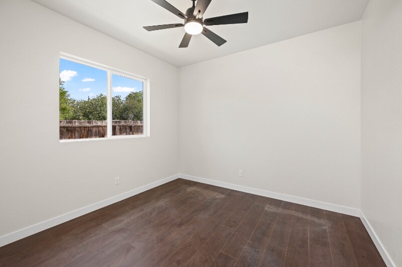Building Photo - 317 W Ouray Ave