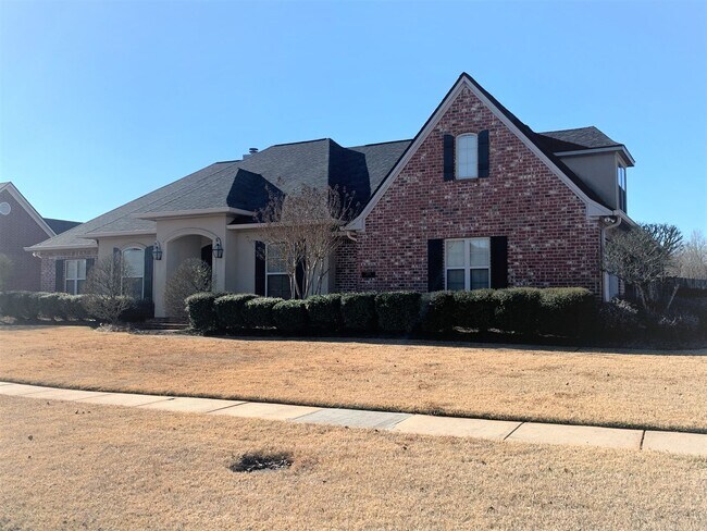 Building Photo - CARRIAGE OAKS CROSSING