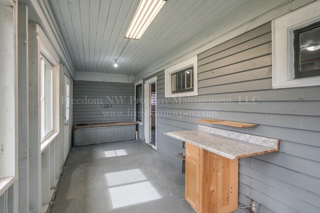 Building Photo - 6045 Skookumchuck Rd SE