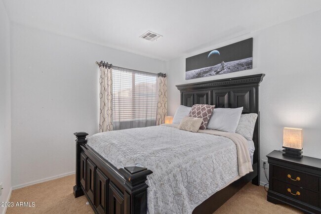 Building Photo - 23875 W La Salle St