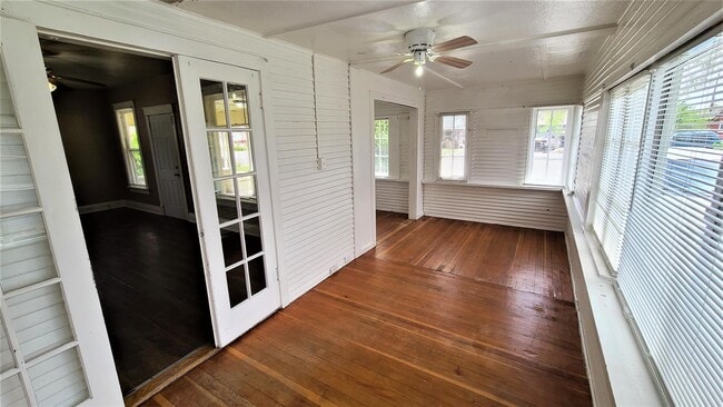 Building Photo - 139 N Ash St