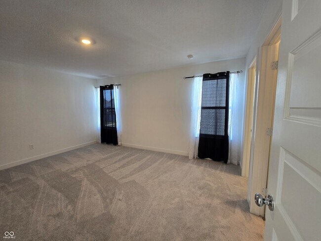 Building Photo - 5128 Summerton St