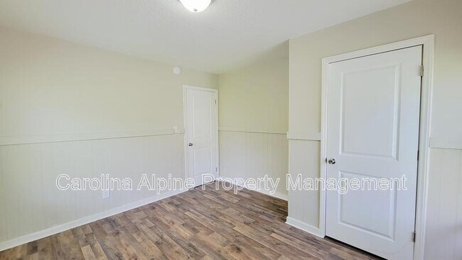 Building Photo - 1306 Ragan Ave