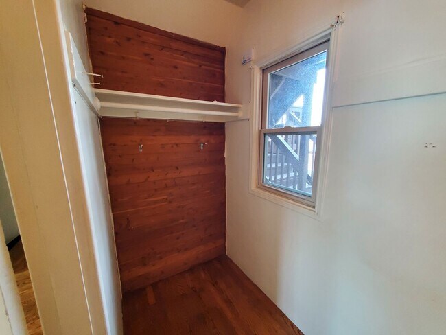Building Photo - Charming 1 Bedroom/1 Bath Apartment for Rent