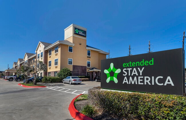 Building Photo - 3200 W Sam Houston Pkwy S