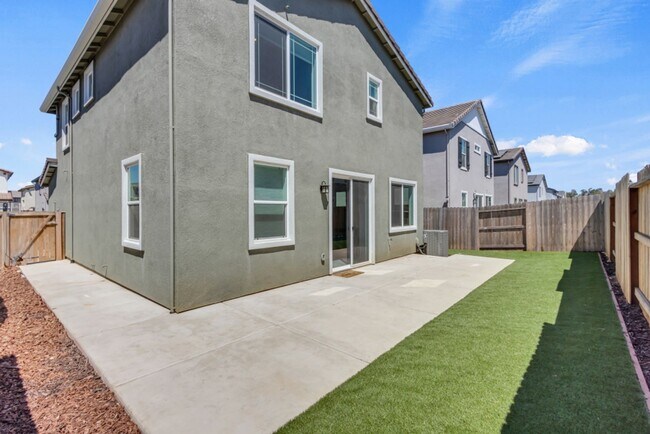 Building Photo - 7657 Bracer Wy