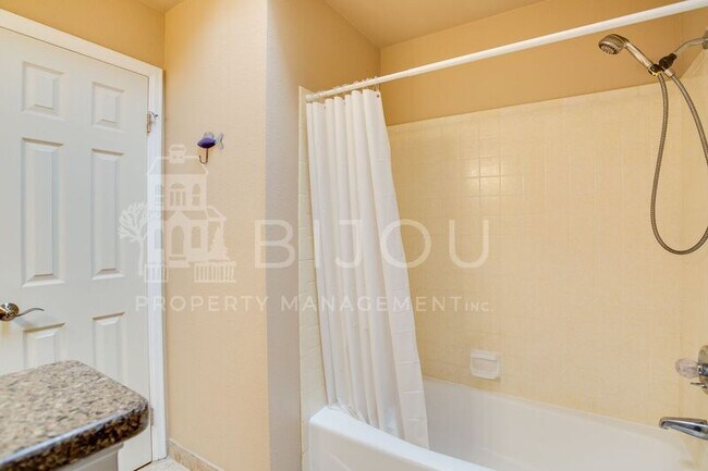 Building Photo - 355 Waco Ct