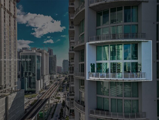 Building Photo - 690 SW 1st Ct