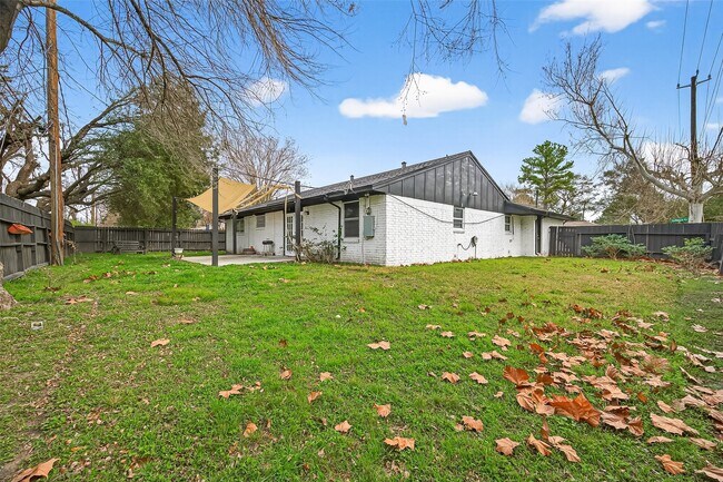 Building Photo - 9670 Judalon Ln