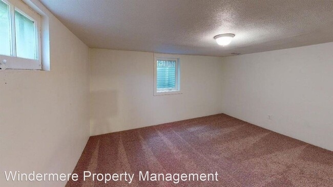Building Photo - 3 br, 1.5 bath House - 217 Howard Street