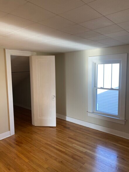 Building Photo - 1123 Midland Blvd