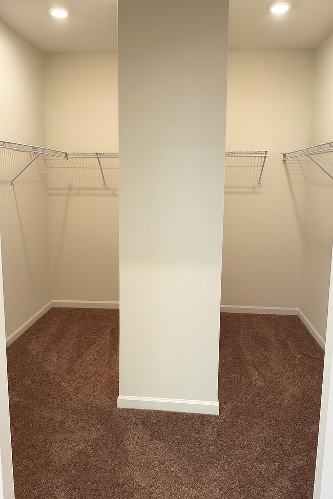 Building Photo - 6100 Trinity Xing Cir