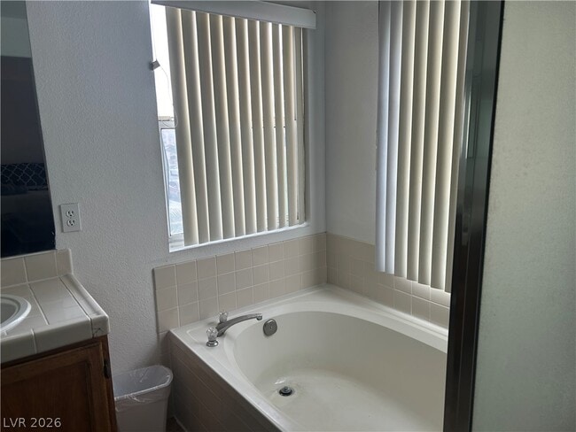 Building Photo - 6672 Golden Pond Cir