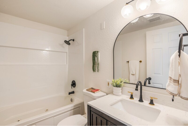 Building Photo - 9111 NE 73rd St