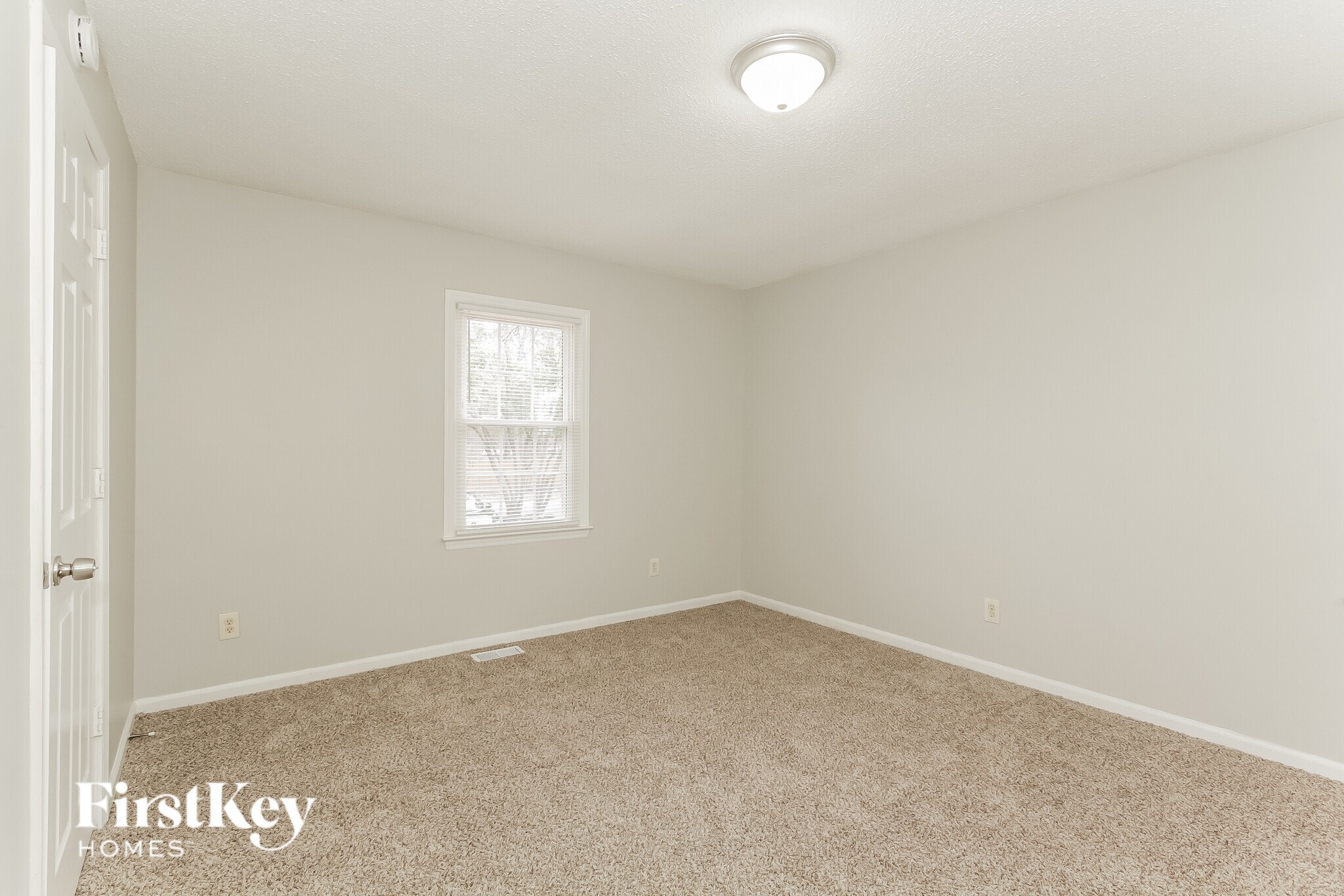 Building Photo - 11106 5 Cedars Rd