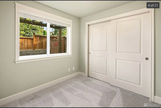Building Photo - Modern 3Bed/3Bath Townhouse in Seattle - $3,400!!