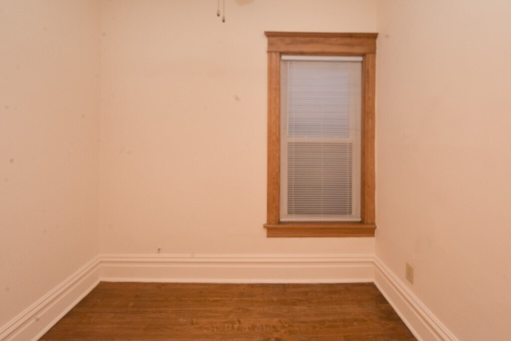 Building Photo - 1246 W Diversey Pky