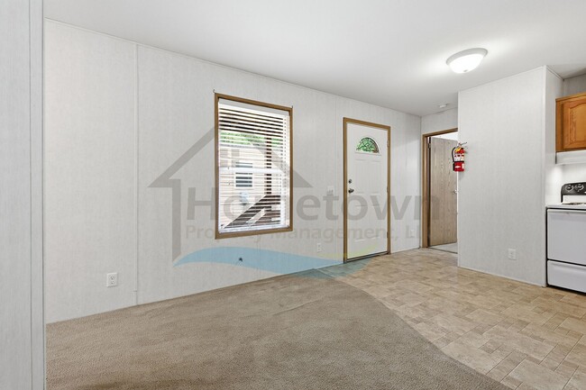 Building Photo - 136 Cedar Hill