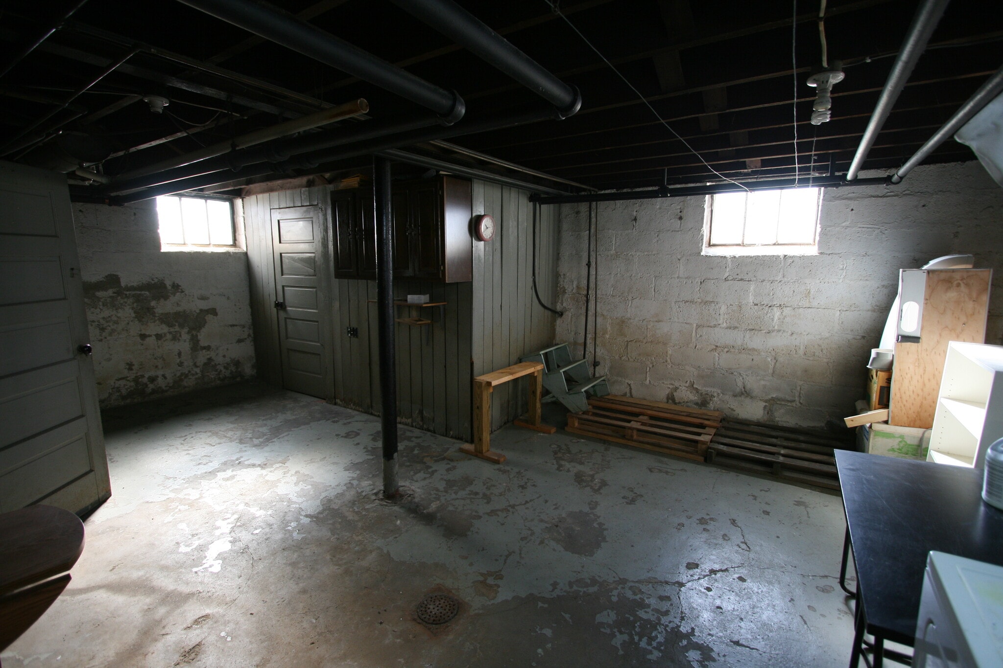 Storage or exercise space - 330 S Aiken Ave