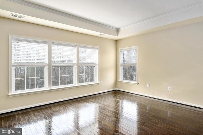 Building Photo - 10625 Legacy Ln