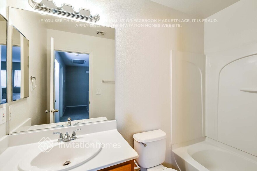 Building Photo - 739 Tree Vista Ct