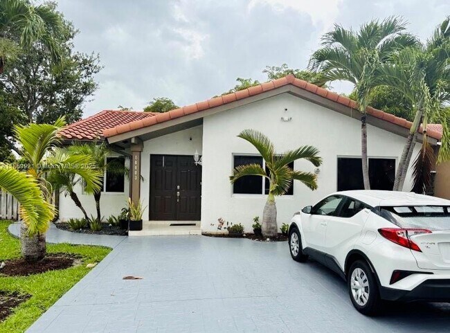 Building Photo - 10003 SW 147th Ct