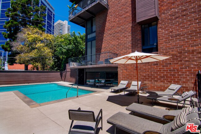 Building Photo - 1033 Carol Dr