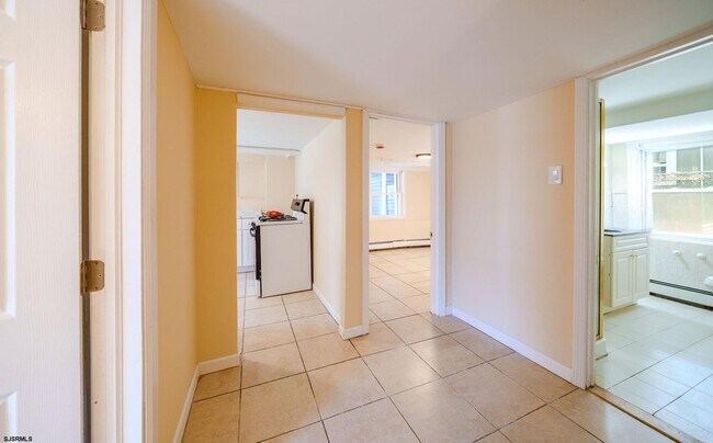 Building Photo - 65 N Laclede Pl