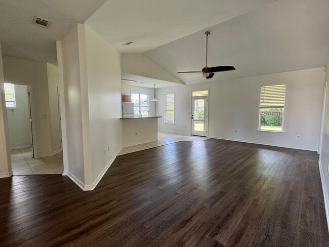 Building Photo - 418 White Heron Dr