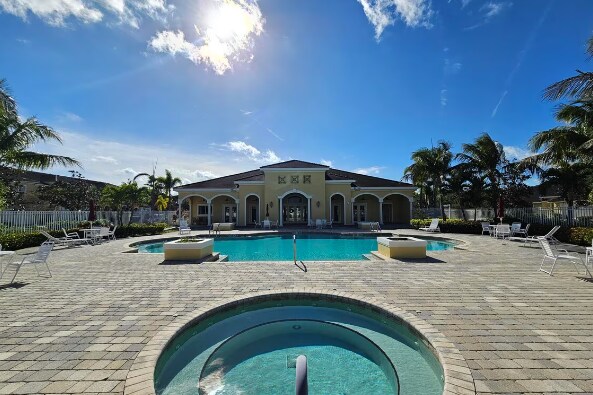 Pool and Spa - 6144 NW Argyll Ln