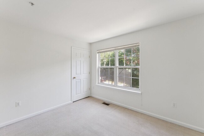 Building Photo - 11892 Breton Ct