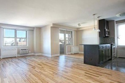 Primary Photo - 310 Greenwich St