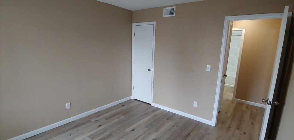 Building Photo - 18404 E Kepner Pl