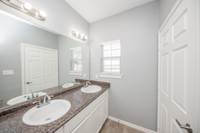 Building Photo - 8231 Chelsea Bend Ct