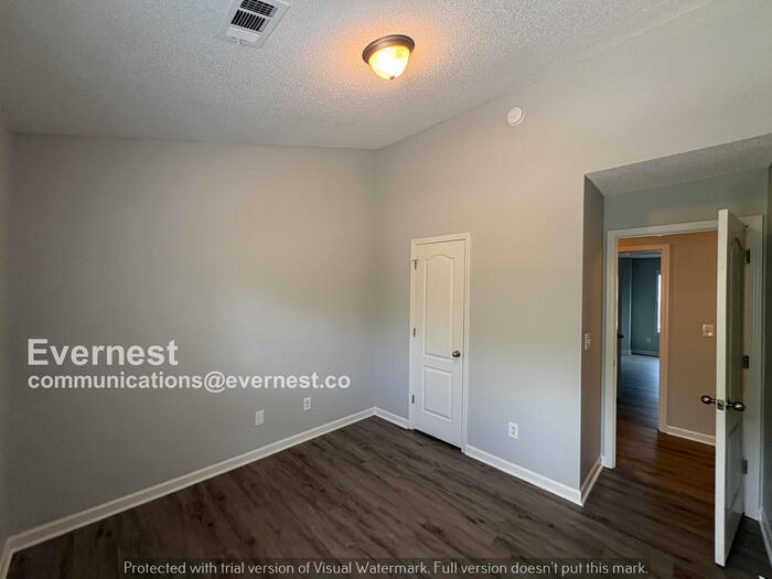 Building Photo - 8651 Thomas Ln