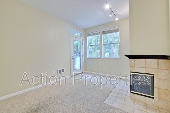 Building Photo - 2160 Santa Cruz Ave