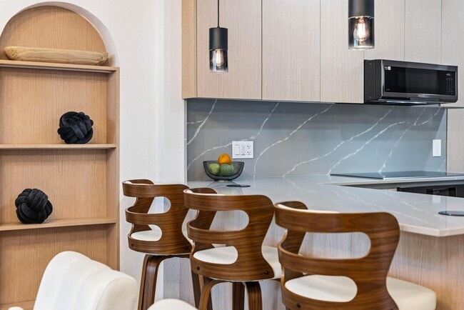 Building Photo - 751 NE 80th St