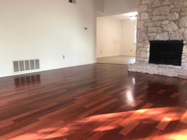 Building Photo - 4506 Adelphi Ln