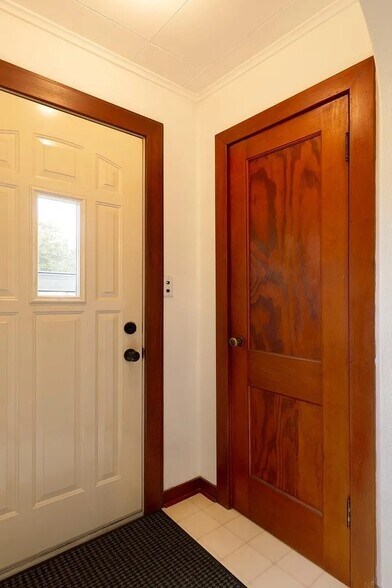 Building Photo - 241 Carrington Ave