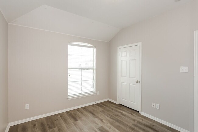 Building Photo - 212 Arrowhead Dr