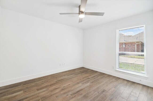 Building Photo - 6814 Hyacinth Ln