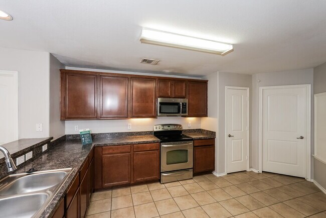 Building Photo - 2026 Allyson Dr.