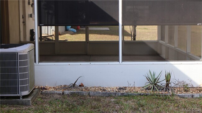 Building Photo - 9601 W Berry Ln