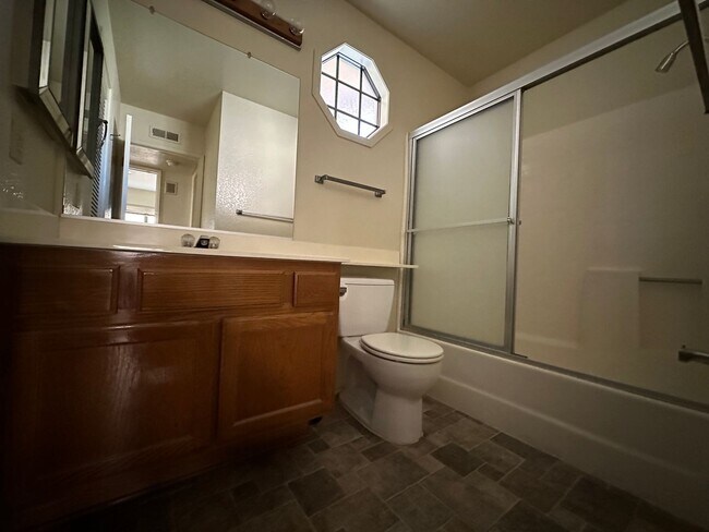 Building Photo - 3 BEDROOM HOME FOR LEASING IN Rancho Cucam...