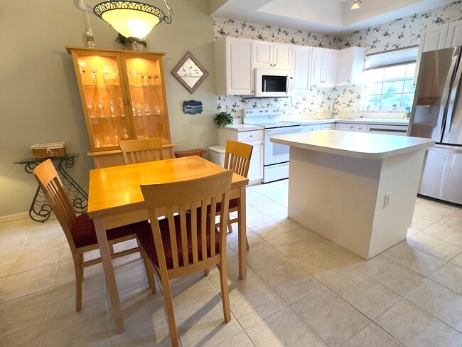 Building Photo - 8370 Wingate Dr